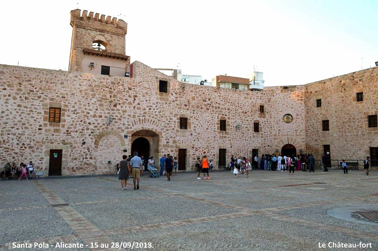 23 SANTA POLA CHATEAU FORT ET PLACE GLORIETA (51).JPG